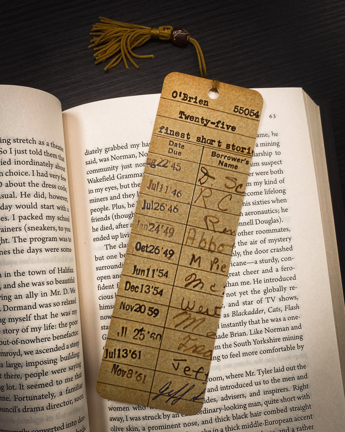 Beaded Bookmark: Vintage Library